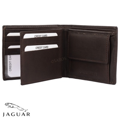 Carteira masculina em pele castanha escura aberta com vários compartimentos para cartões e moedas