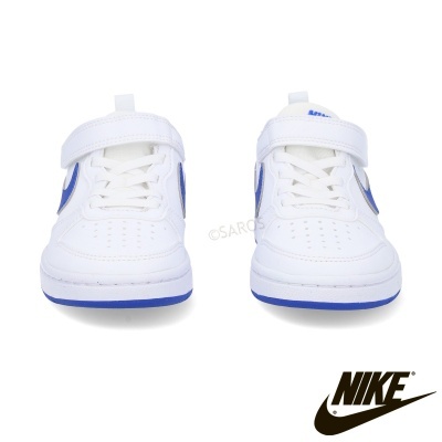 Sapatilhas infantis Nike brancas com detalhes azuis e fecho de velcro