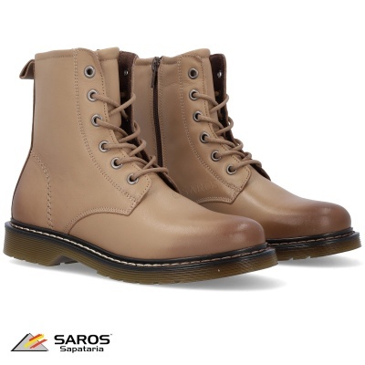 Botas bege com atacadores e fecho lateral em pele, sola de borracha translúcida