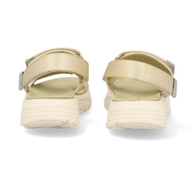 Sandálias desportivas bege vistas de trás