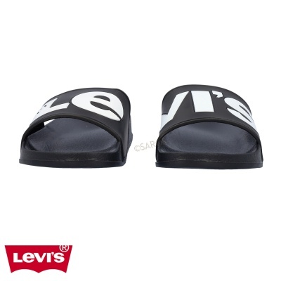 Chinelos desportivos pretos LEVI'S com logo branco e sola preta