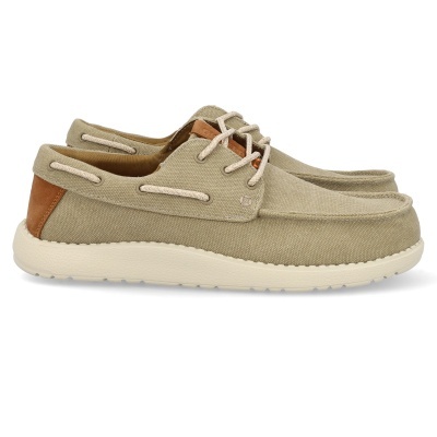 Sapatos tipo mocassins bege com atacadores brancos e sola branca