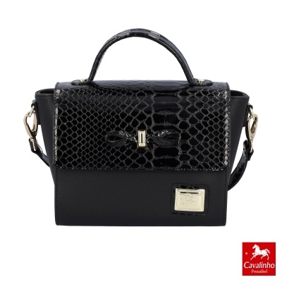 Mala preta Cavalinho com padrão pele de cobra no fecho e asa curta
