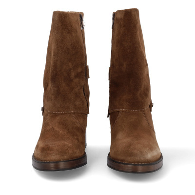 Botas castanhas de camurça com fecho lateral