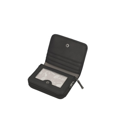 Carteira preta aberta com compartimentos para cartões e zíper