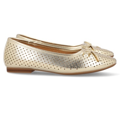 Sapatilhas douradas perfuradas com laço frontal