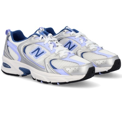 Sapatilhas desportivas New Balance brancas com detalhes prateados e azuis