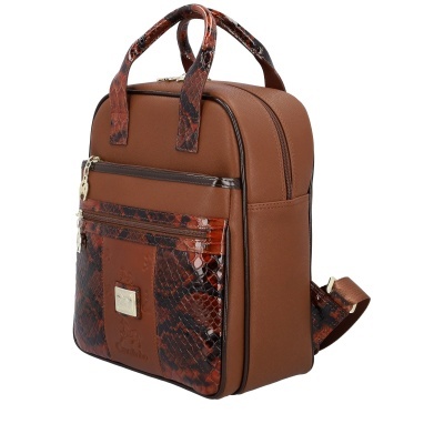 Mochila castanha com padrão animal e detalhes dourados