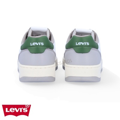 Ténis Levis brancos com detalhes verdes e logótipo no calcanhar