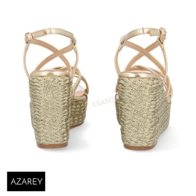 Sandálias de cunha douradas com salto revestido em corda trançada natural