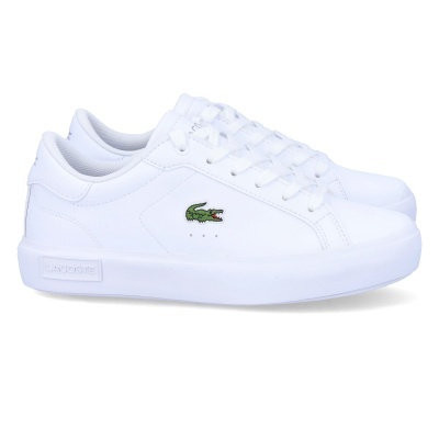 Sapatilhas brancas Lacoste com crocodilo verde bordado na lateral