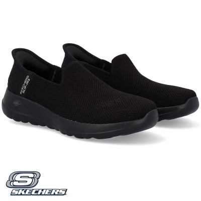 Sapatilhas pretas Skechers slip-on com sola preta e logo visível