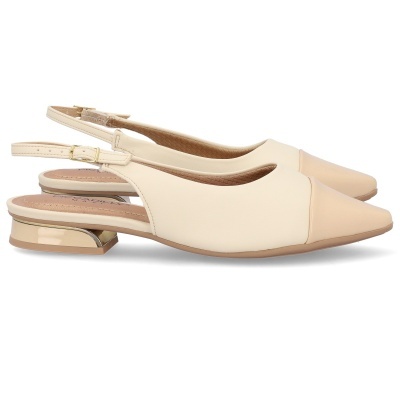 Sapatos de senhora bege com bico fino e salto baixo quadrado com detalhe dourado