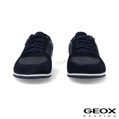 Par de sapatilhas desportivas azuis da marca GEOX