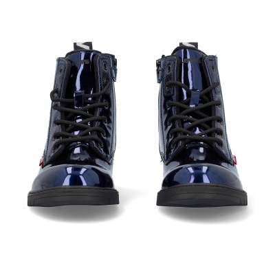 Botas de verniz azul escuro com atacadores e sola preta