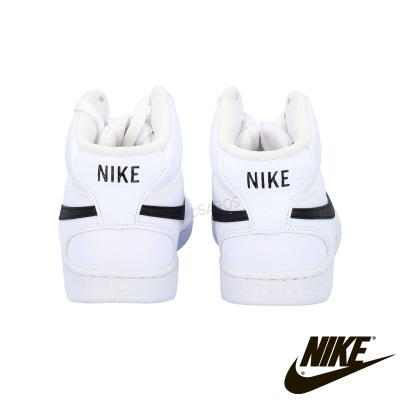 sapatos desportivos Nike brancos com detalhes pretos vista traseira