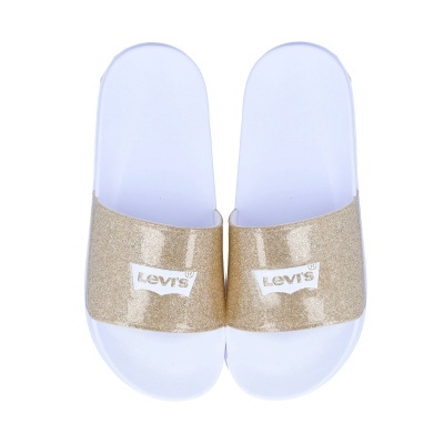 Chinelos brancos com tiras douradas e logotipo Levis
