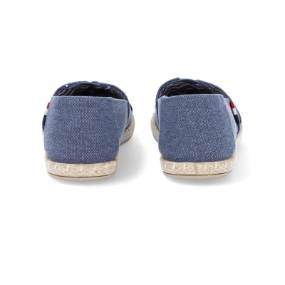 Sapatos tipo alpercatas azuis de tecido com sola de cortiça