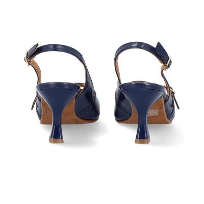 Sandálias femininas azuis de salto médio com tiras e fivela