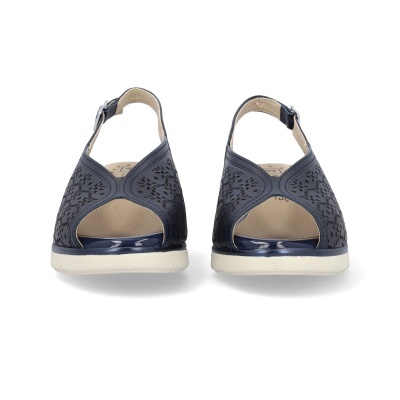 Par de sandálias azuis com sola branca vistas de frente