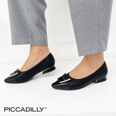 Sapatos de senhora pretos com padrão quadriculado e fivela dourada