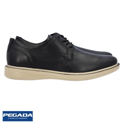 Sapato masculino preto em couro com sola branca