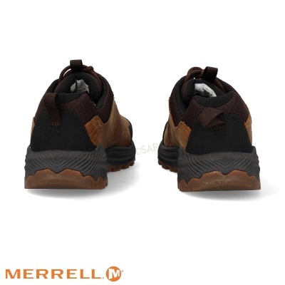 Sapatilhas MERRELL marrons e pretas vistas de trás com sola preta