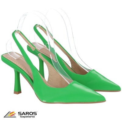 Sapatos verdes salto alto bico fino com tiras traseiras