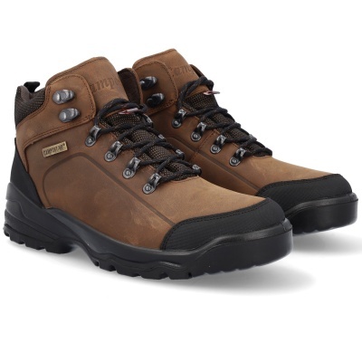 Par de botas castanhas em pele com reforço preto e sola preta