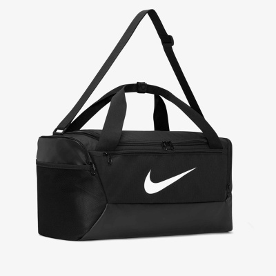 Mala desportiva preta com logótipo Nike branco e alças ajustáveis
