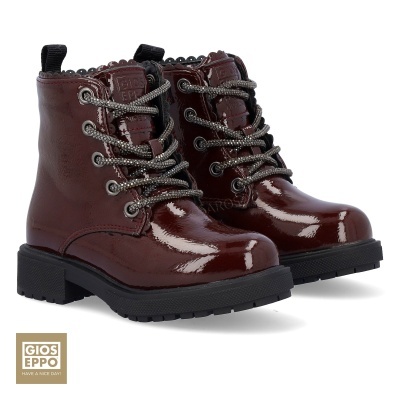 Bota feminina Gioseppo borgonha em verniz com sola preta e atacadores pretos com riscas brancas