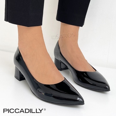 Sapatos femininos pretos de salto baixo em verniz com bico fino