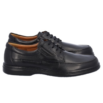 Sapatos de pele pretos com atacadores preto e interior castanho claro