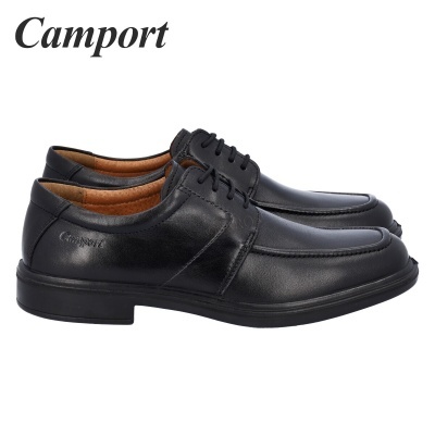 Par de sapatos pretos de pele Camport com atacadores e sola preta