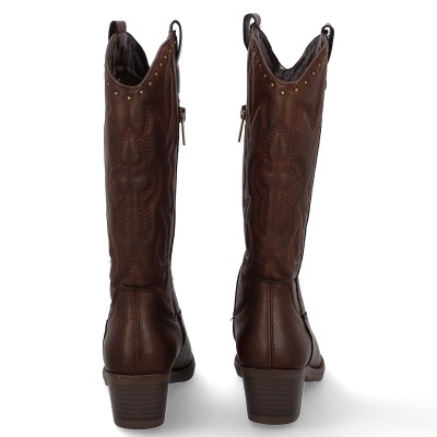 Botas cowboy castanhas com salto médio vistas de trás