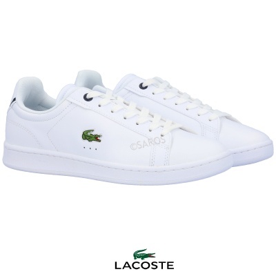 Ténis Lacoste brancos com logo de crocodilo na lateral e sola branca
