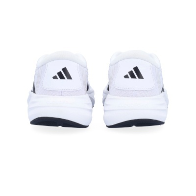 par de sapatilhas desportivas brancas Adidas vistas de trás