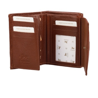 Carteira castanha em couro com divisórias para cartões e janela transparente