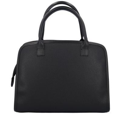 Mala de mão preta em material sintético com duas pegas no fundo branco