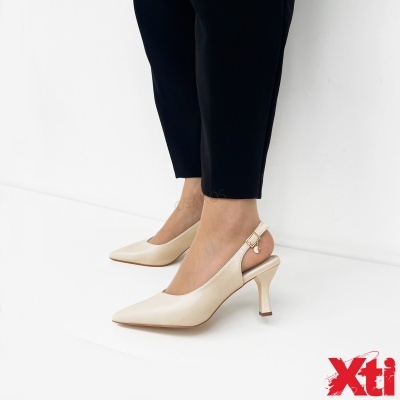 Sapatos bege de salto médio com alça e fivela dourada