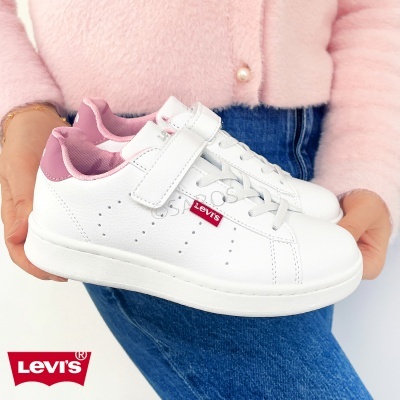 Ténis brancos e rosa com etiqueta LEVI'S