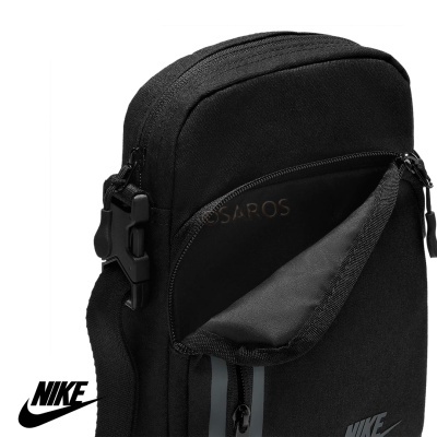 Mala preta Nike em tecido com bolso frontal aberto e logótipo