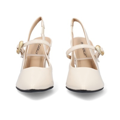 Par de sapatos femininos bege claro com salto médio e tira com fivela dourada