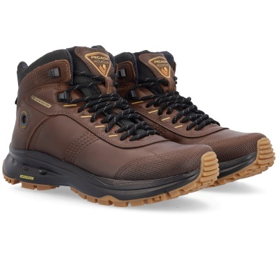 Botas de montanha castanhas com sola castanha clara e detalhes em preto