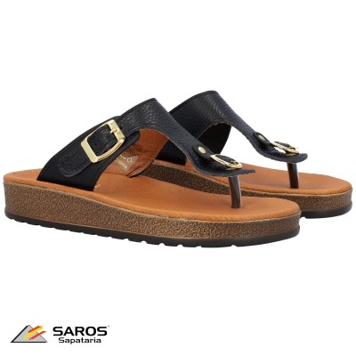 sandálias pretas de dedo com fivela dourada e sola castanha texturada