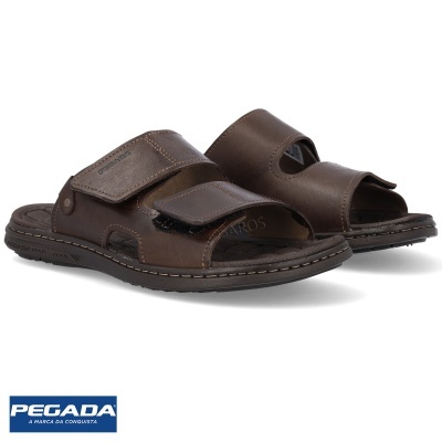 Sandálias castanhas de pele com tiras ajustáveis e sola preta