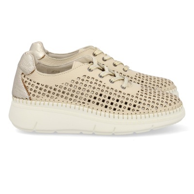 Sapatilhas creme com padrão perfurado e sola branca