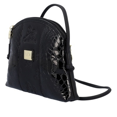 Mala preta pequena com alça e detalhes metálicos