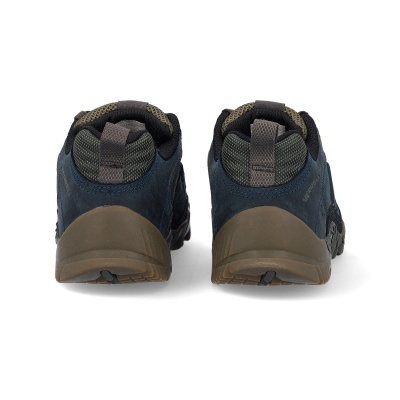 Sapatilhas desportivas azuis e castanhas vistas de trás