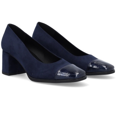 Sapatos de salto médio azul escuro com biqueira em verniz